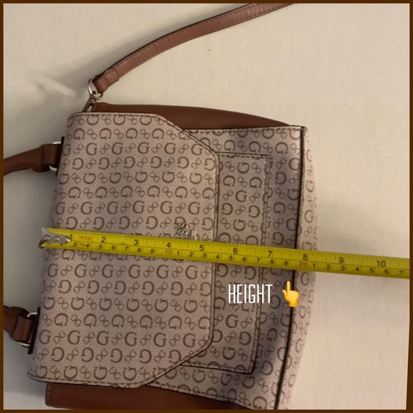 ❌SOLD SOLD SOLD❌USED GUESS PURSE W/SHOULDER STRAP - Picture 5 of 8